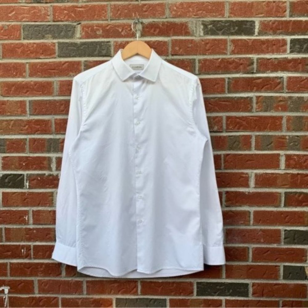 [SOLD] Men's Crisp Thick 100% Cotton Slim Fit Button Down Shirt 16-16 1/2 Medium